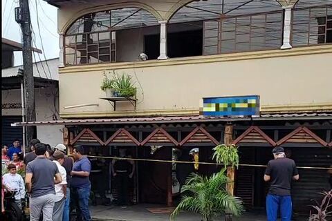 Asesinan a un hombre en el interior de un restaurante en Babahoyo