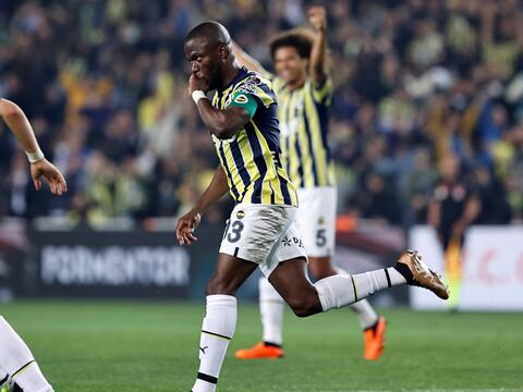 Enner Valencia anota en triunfo del Fenerbahce y queda a un gol de igualar registro histórico del club