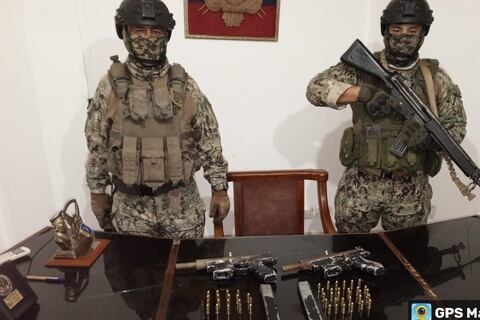 Dos detenidos con subametralladoras en el cantón Sucre, en Manabí
