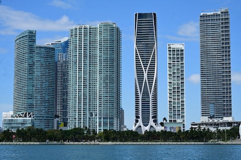 ‘Imagínate la cantidad de dinero que estamos inyectando a esta economía’: ecuatorianos ‘resguardan’ sus patrimonios en Miami