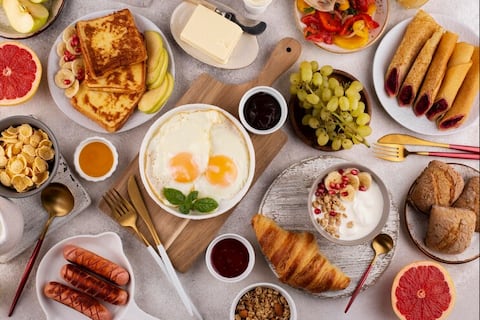 Estos errores comunes que cometes en el desayuno no te dejan adelgazar después de los 50 años