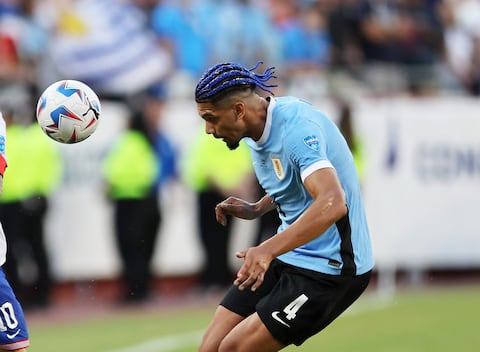Ronald Araújo sufre una molestia física y se retiró del Uruguay vs. Brasil por la Copa América
