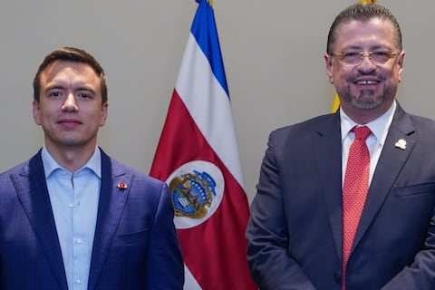 Presidente de Costa Rica ratifica acuerdo comercial con Ecuador 