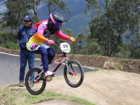 Ecuatoriana Doménica Azuero gana Copa Internacional de BMX
