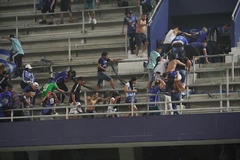 Sin público ante U. Católica y más de $ 80.000 de multa: las duras sanciones para Emelec tras Clásico del Astillero