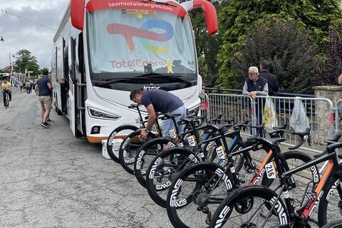 ¡Botín millonario! Equipo del Tour de Francia sufre robo de bicicletas y materiales
