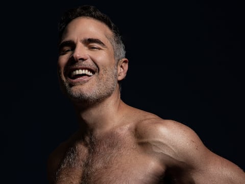 Roberto Manrique, entre los más sexis actores hispanos, según ChatGPT