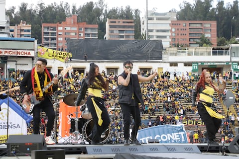 Sebastián ‘Baby’ Yunda abrió el show musical de la Noche Amarilla en el estadio Olímpico Atahualpa 