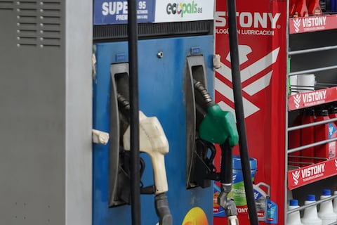 Gasolineros de Manabí alertan que no les despachan combustibles en terminal de Barbasquillo