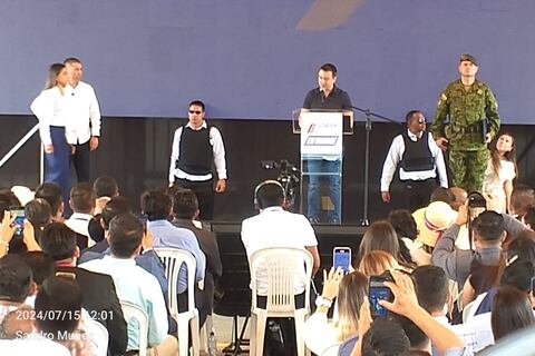 ‘A Manabí le prometieron mucho y le robaron todo, menos el espíritu y el potencial de su gente’, dijo el presidente Noboa en entrega del aval para crédito