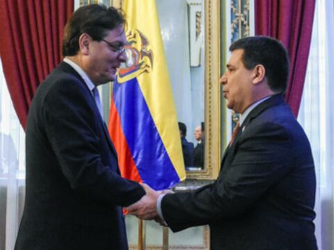 Embajador ecuatoriano Santiago Apunte presentó credenciales en Paraguay