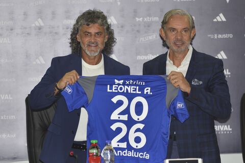 ‘Entregaremos hasta la última gota para ser campeones’, la promesa de Leonel Álvarez, DT de Emelec, durante su presentación