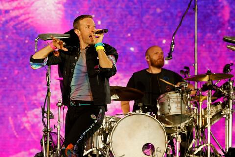 Coldplay pospone conciertos en Brasil debido a infección pulmonar grave de Chris Martin