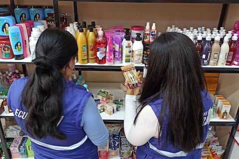 Más de 4.000 cosméticos sin notificación sanitaria fueron decomisados en local de Cuenca 