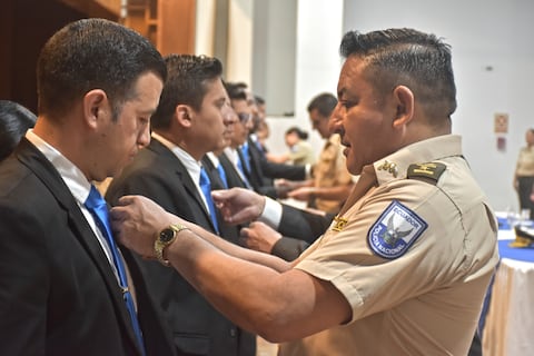120 servidores policiales se capacitaron en protección a personas en riesgo, en Ambato