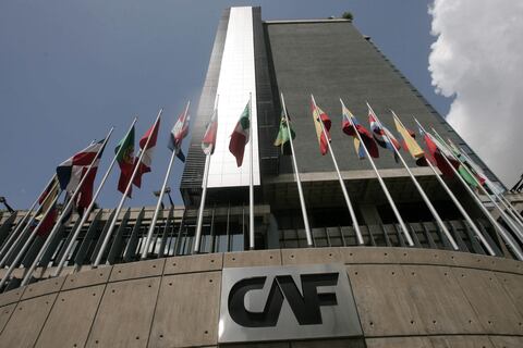 CAF aprueba un crédito para Ecuador por $ 800 millones, tras acuerdo técnico con el FMI