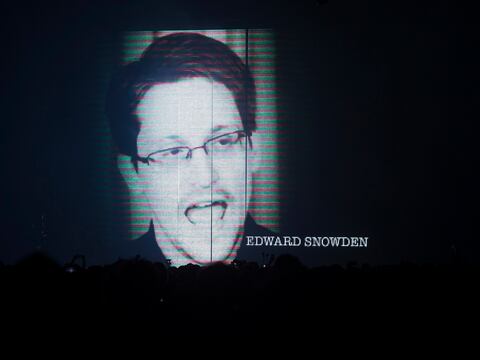 Edward Snowden advierte de nueva herramienta de Apple para el rastreo de celulares