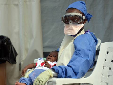 Los médicos que arriesgaron sus vidas ante epidemia mortal del ébola