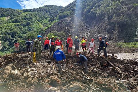 Sube a catorce el número de fallecidos por el deslizamiento en Río Verde