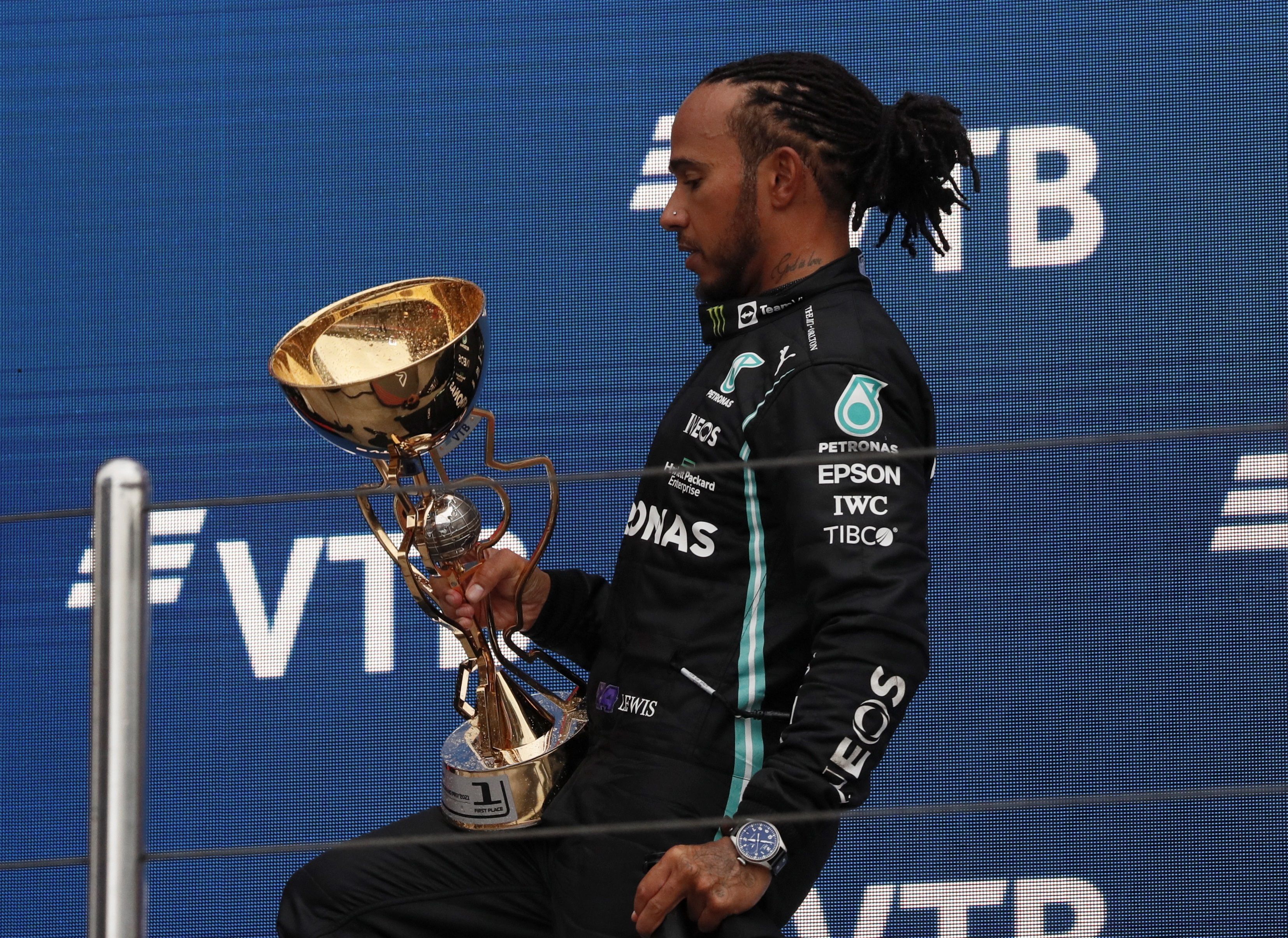 Hamilton gana en Rusia y llega a 100 victorias en la F1