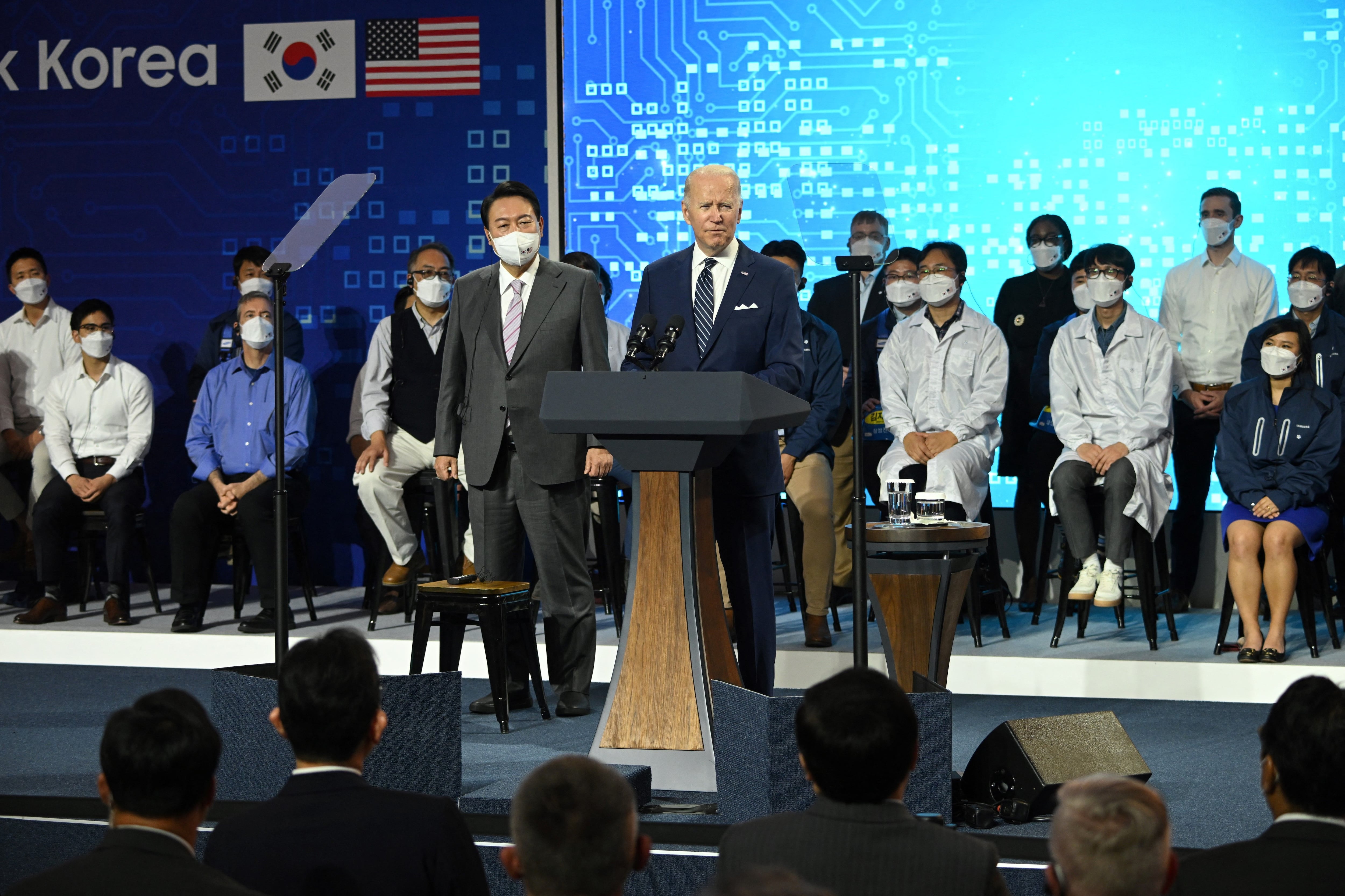 Joe Biden llega a Corea del Sur con el foco en cooperación económica y Pionyang