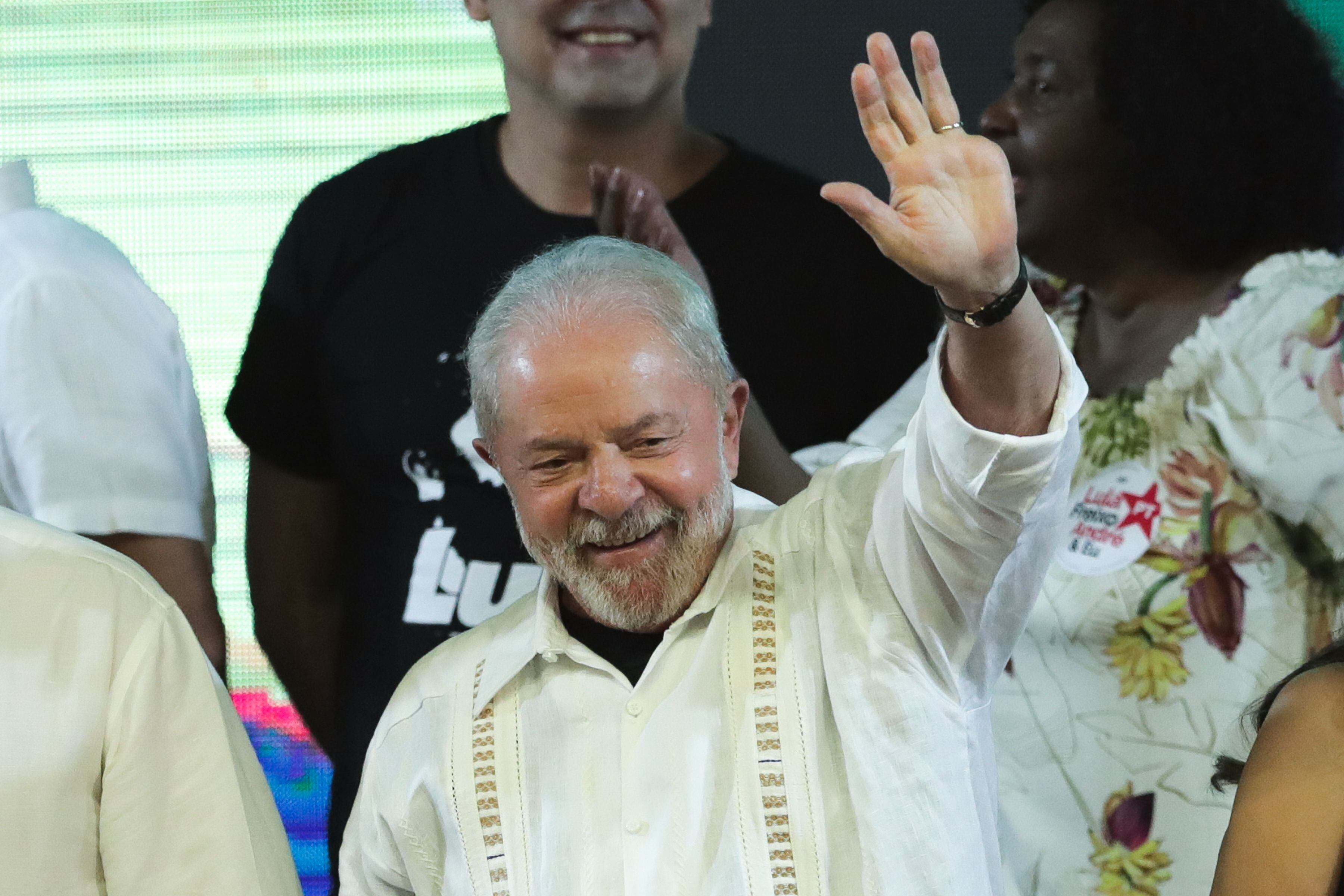 Fotografía de archivo, tomada el pasado 7 de julio, en la que se registró al expresidente de Brasil y candidato a la reelección en octubre próximo, Luiz Inácio Lula da Silva, durante un acto de campaña, en Río de Janeiro (Brasil).. EFE/André Coelho 