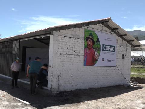 Inauguran centro agropecuario comunitario en Cayambe 