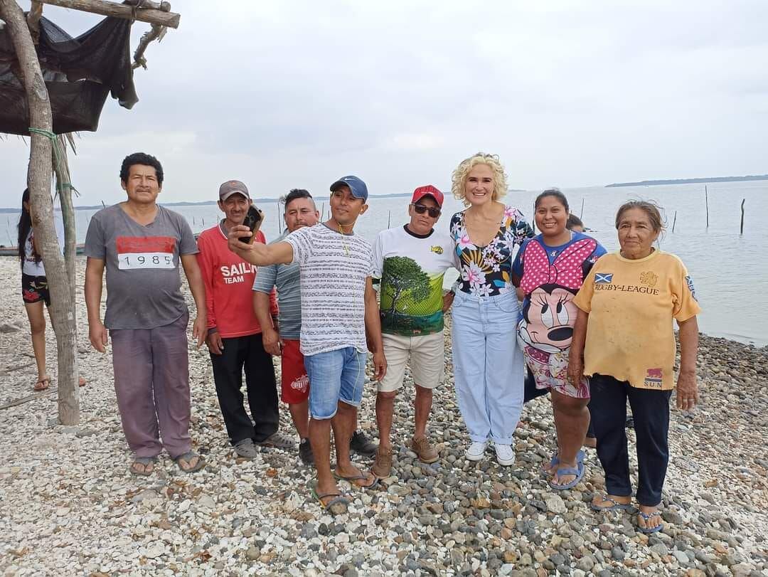 Según comuneros, la alcaldesa Cynthia Viteri visitó Punta Diamante el pasado 7 de agosto. Foto: Tomada de la cuenta de Instagram Punta Diamante.