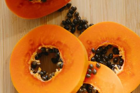¿Merendar con frutas? Especialista en nutrición comparte los beneficios que aporta la sencilla mezcla de papaya y avena