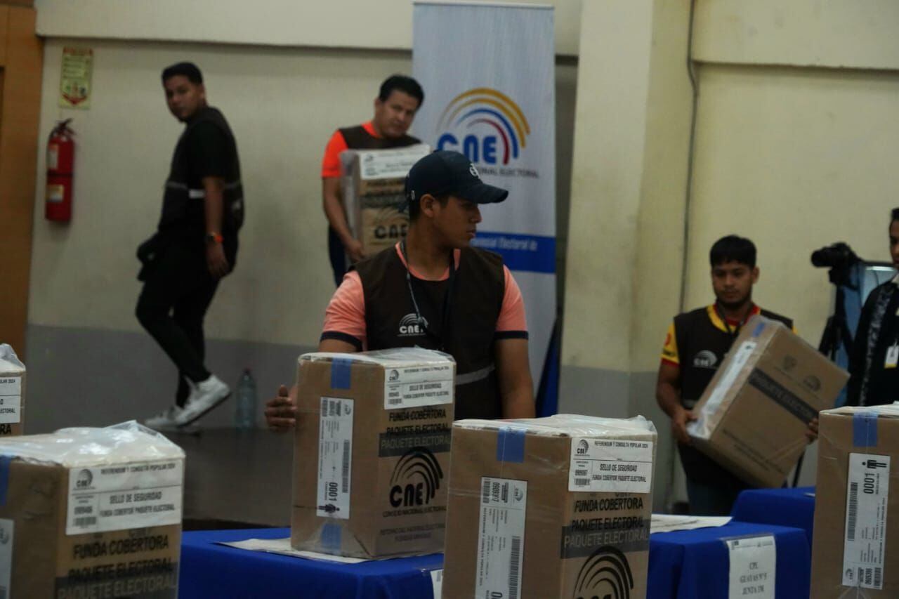 Se arman las juntas receptoras del voto en centros carcelarios de Guayas. Foto: Ronald Cedeño