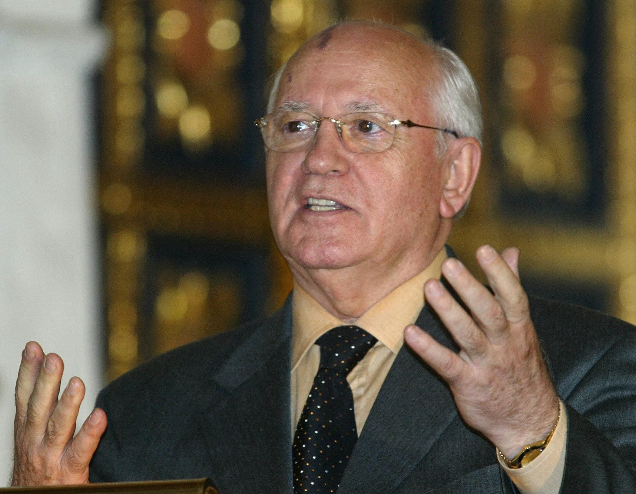 La visita de Mijaíl Gorbachov a Ecuador, donde recibió las llaves de Quito