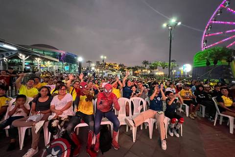 Ecuador vs. México: miles de guayaquileños alientan a la Tri desde el Malecón Simón Bolívar y parque Samanes