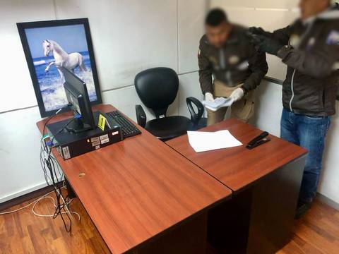 Agentes realizaron allanamientos en Pichincha por presunta concusión de un funcionario de Fiscalía