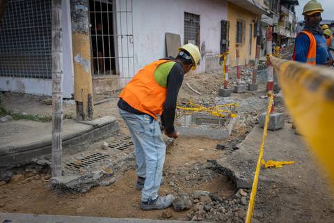 Trabajos de mantenimiento vial y regeneración urbana se realizan en el Suburbio de Guayaquil