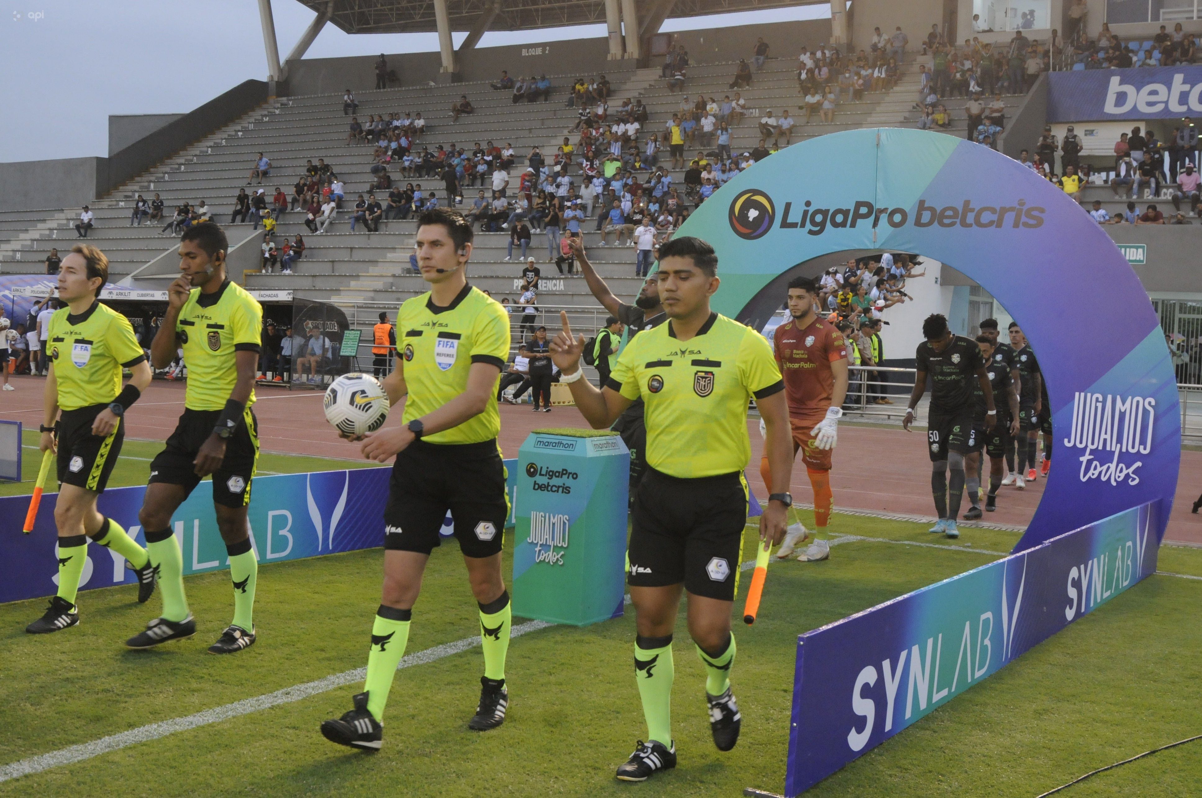 Árbitros designados para final de LigaPro entre Aucas y Barcelona en Quito
