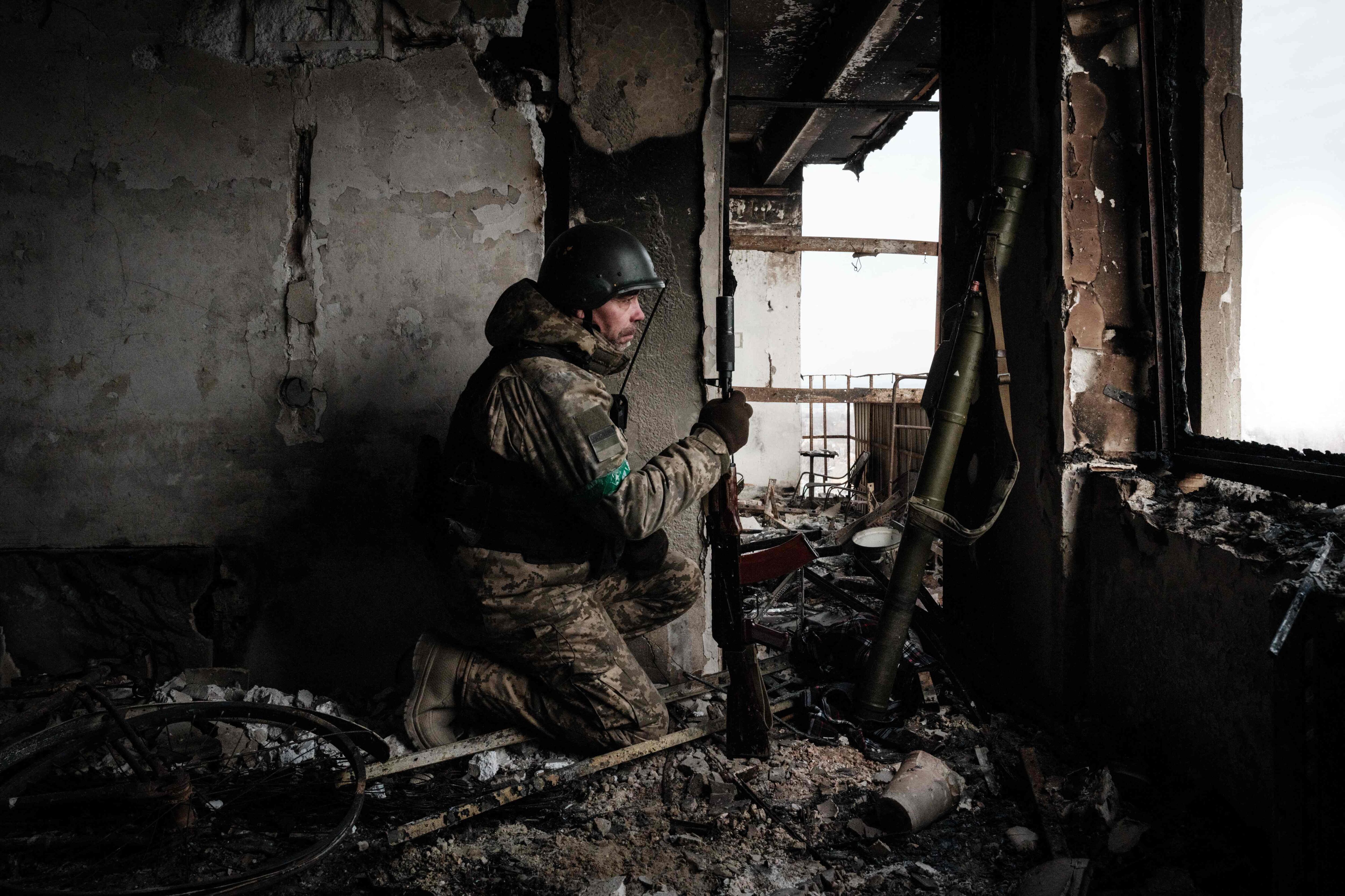 Soldado ucraniano en Bakhmut.
